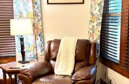 Country Retreat with ponds-views-porches & pups - Foto 47