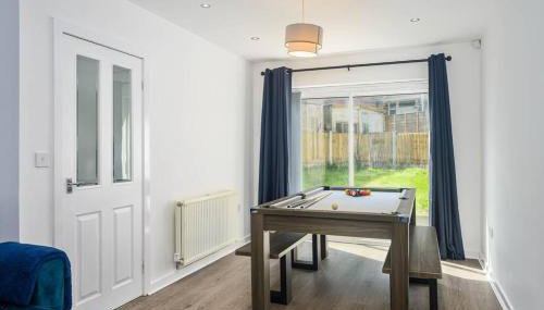 Spacious 4Bed Home, Sleeps 10, Pool Table, Parking, Perfect For Groups - Foto 2