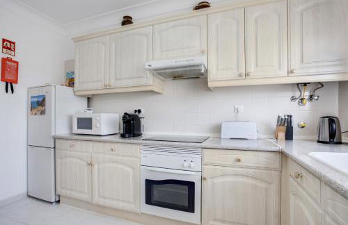 Ariana Apartment - Photo 14