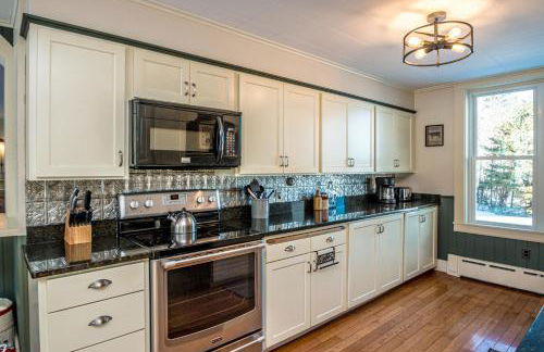 Whispering Waters Farmhouse and Wedding Barn - Foto 66