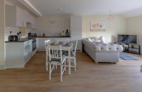 Hereford City Centre - Apartment 9, Isabella House - Modern Apartment In The Heart of The City - Sleeps 4 Guests - Hosted by RENTMYHOUSE - Photo 8