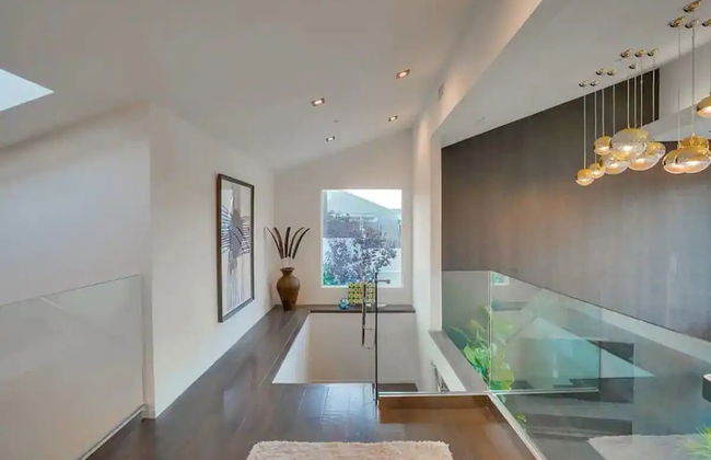 Troy Dr - Sleek & Modern Hollywood Hills Home With Stunning Views - Foto 2