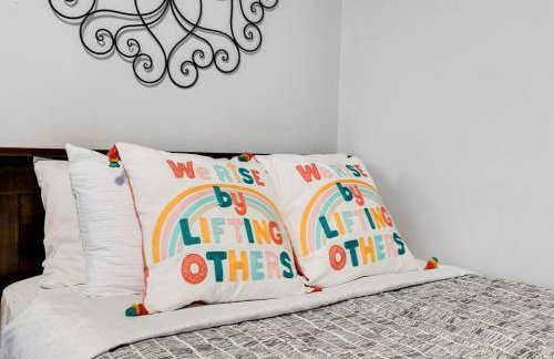 Grand Carytown 5BR FAN HOME fully fenced - Foto 8