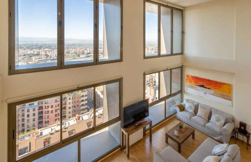 Atico Top Granada, Penthouse, 18-19th floor, City Centre, Views, Terrace, Free Parking - Foto 1