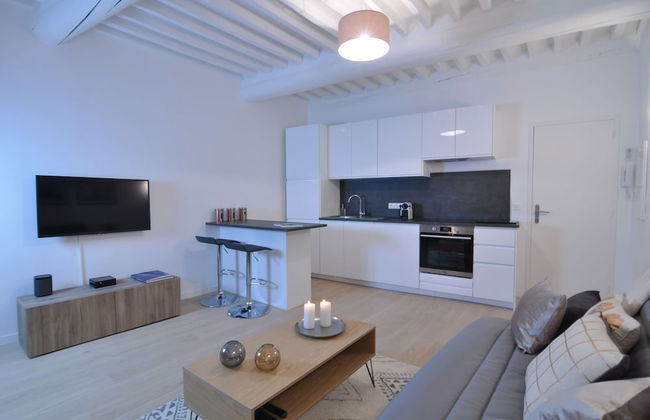 Picasso Apartments - Photo 10