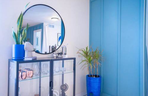 [L] House of Blues minutes KU/Mass & Shopping - Photo 8