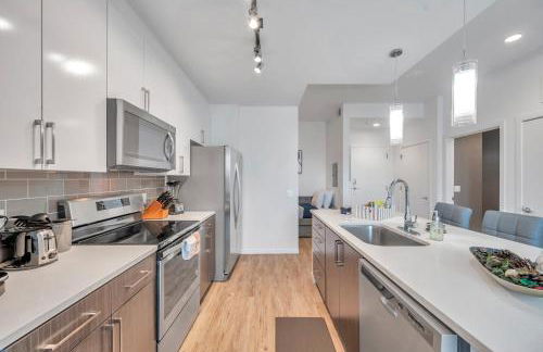 Luxury 1 BR with DEN Downtown Tampa Apt - City Views, Rooftop Pool, Workspace - Foto 5