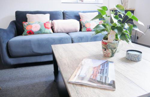 2 bed luxury duplex apartment in heart of Holt - Photo 6