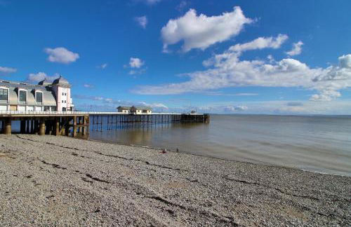 Luxury 1BR Seafront Apartment - Photo 22