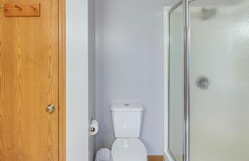 Private Lakefront Home with Game Room in Aurora! - Foto 17