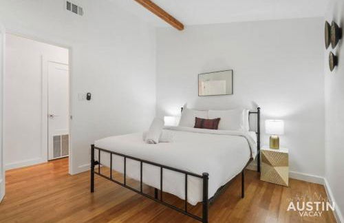 Trendy Remodeled Home by SoCo w Nice Outdoor Space - Foto 24