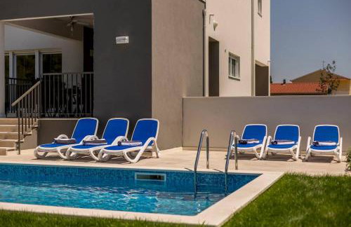 Luxe villa with pool, jacuzzi, and sauna - Foto 12