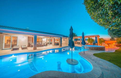 Grand Havasu Oasis with Custom Pool & Spa! - Foto 1