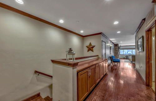 Tahoe Woods 101 at Stateline - Walk to Lake - Foto 18