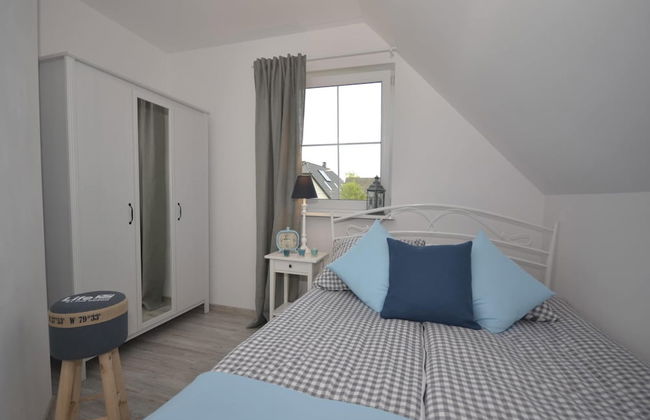 A Luxury Villa in a Seaside Village.living Room, 2 Bedrooms, 2 Bathrooms, Garden - Photo 3