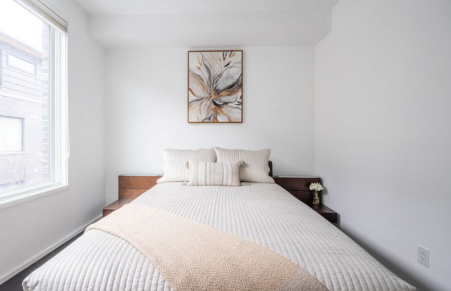 Luxury 4BR Townhouse in Downtown Toronto - Photo 5