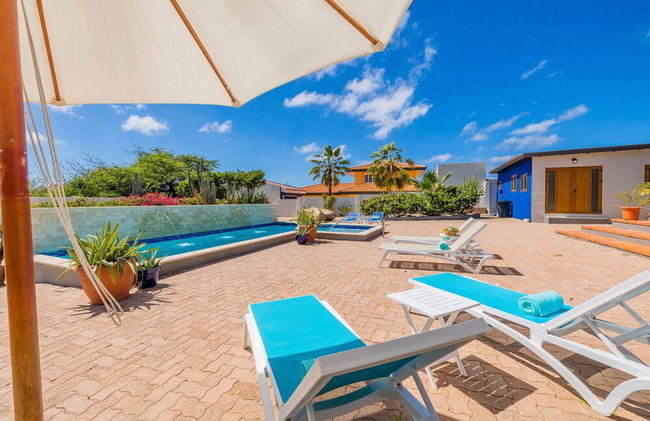 Spacious 4BR Villa Private Pool Cozy Location - Photo 36