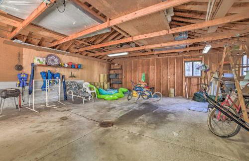 Less Than 3 Mi to Higgins Lake Roscommon Cabin with Deck - Foto 19