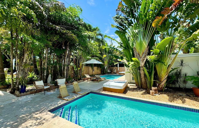 Islands Inn on the Drive - Poolside Paradise - Queen Bed - B2 - Foto 1