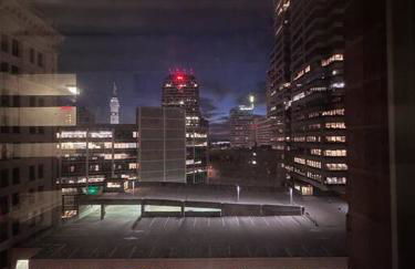 Luxurious 2 Bedroom Downtown City Views! - Foto 27