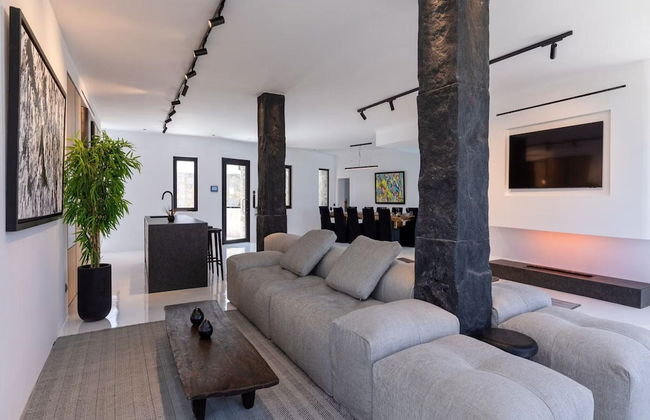 Soothing Holiday Home With Outdoor hot tub - Photo 11