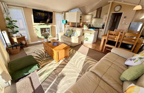 Hot Tub Lodge, Panoramic Views & Free Golf, Dog Friendly - Foto 25