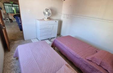 Super Confortável, WiFi Rápido, Garagem Coberta, 2 Banheiros, Suíte, 3 Quartos, Microondas, Cozinha Grande Completa, Mesa de Jantar Grande, Entrada Privativa, Perto do Shopping Pátio Matosinhos, 5 min do Centro Histórico - Foto 45