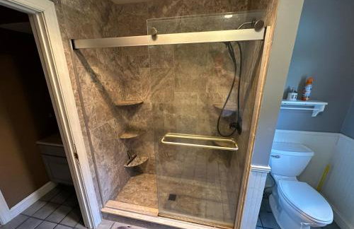 Large Home with Pool & 7 bedrooms; sleeps 21 - Foto 42