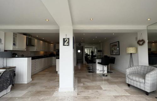 North Quay - Pet friendly Luxury Townhouse overlooking Bembridge Harbour - Photo 9