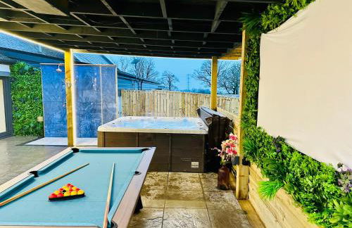 The Hideaway - Farm Stay with hottub, pool table and outdoor cinema - Foto 1