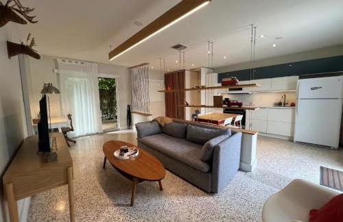 Cozy house close Brickell - Photo 17