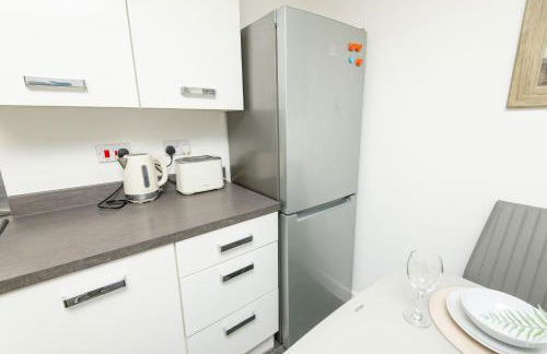 Manchester Cityside Deluxe Stay - 3 Bedroom House Great for Family with Free Parking & Garden - Foto 27