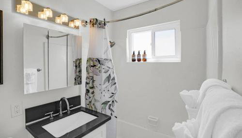 6th Haven, Arcade, King Bed, Games, 1 Mile to Beaches - Foto 3