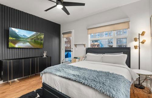 Walkable Rooftop Retreat 2BR, Workspace & BBQ - Foto 23