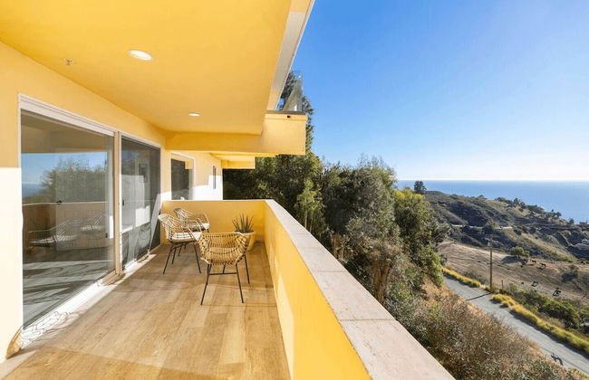 Castlewood by Avantstay Malibu Cliffside + View - Photo 43