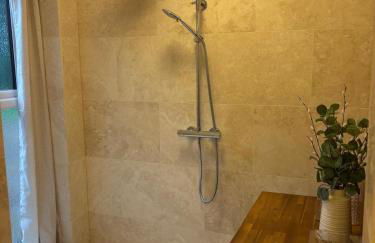 Courtyard House- Luxury Holiday House with floodlit Tennis court - Foto 46