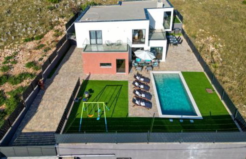 Amazing Home In Dicmo With Kitchen - Photo 18