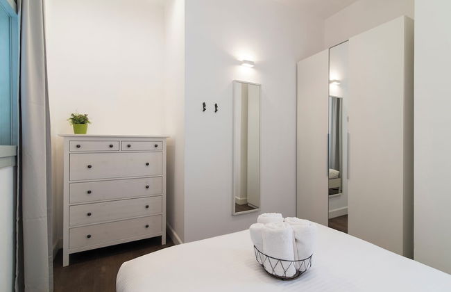 Bauhaus Boutique by TLV2rent - Photo 9