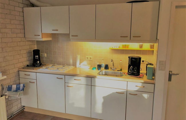 Lush Bungalow in Beek Gem Montferl& with Hot Tub - Photo 11