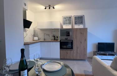 Fully renovated studio, steps from beach with a sunny terrace and free wifi - Foto 3