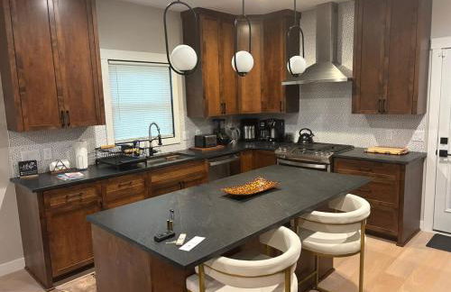 Custom Luxury Rambler in Highland Hills - Foto 2