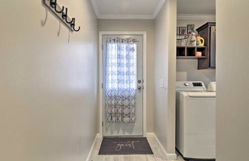 Lakefront Home with Deck, Fishing Dock and Canoe! - Foto 16