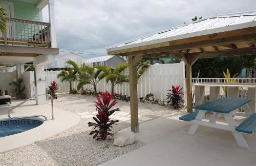 Seas the Day - Spacious Waterfront Pool Home, 50` Dock! - Foto 4
