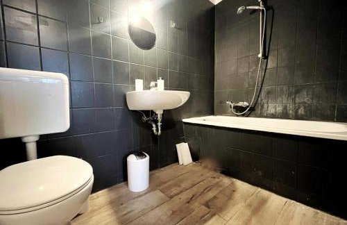 HolidayHome Aparments I Spaceous Room in BER-Reinickendorf, 1 Min. to Metro Station - Foto 6