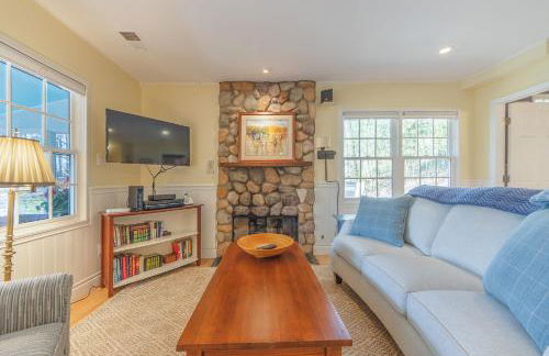 Little Stuga - Cute cozy cottage - minutes from downtown and Oval Beach! - Foto 6