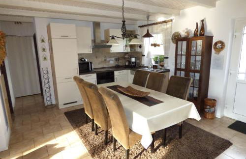 Ferienhaus-Natur-Erholung-Pur-Mecklenburgische-Seenplatte-zwischen-Mueritz-und-Ostsee - Foto 6