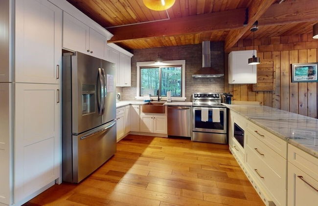 Treehouse Home Brought to you by GetAway Vacations - Photo 24