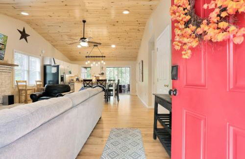 Lazy Basye Shenandoah Cabin with Hot Tub, Sleeps 10 - Foto 20