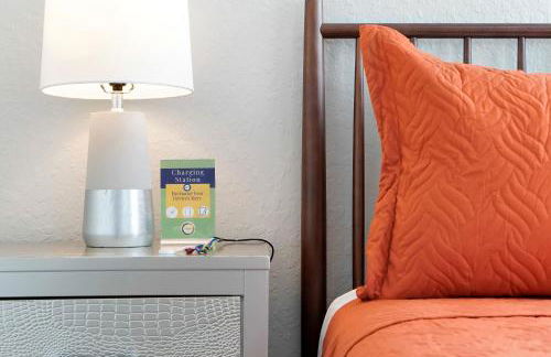 Spring Break Awaits Disney Close Pool Slides Fun - Foto 22