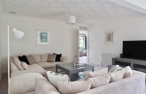 Sleeps 9- KingBeds- FamilyFriendly- ContactlessCI - Foto 1